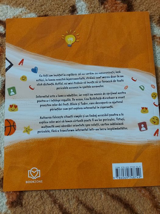 Carte: Pericolul din spatele ecranului