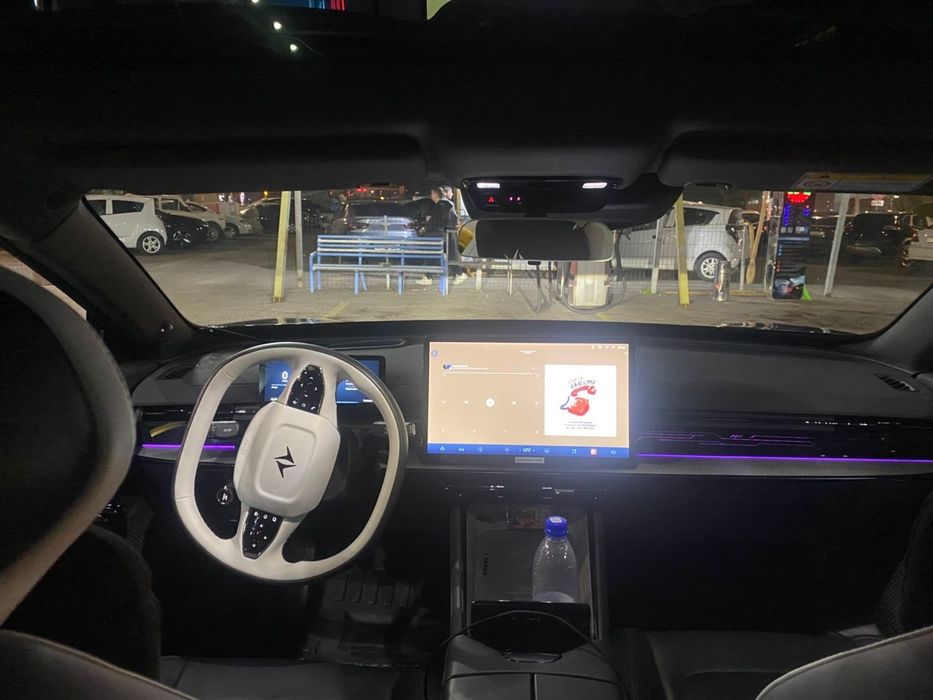 Продаю срочно машину