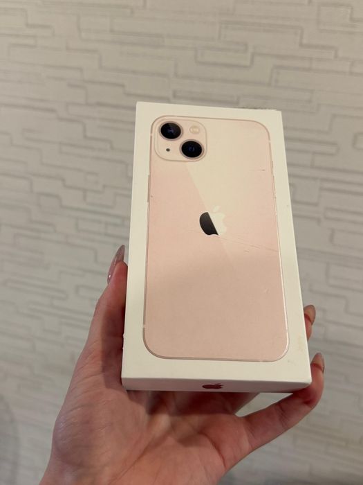 iPhone 13  256 Гб б/у в отличном состоянии..