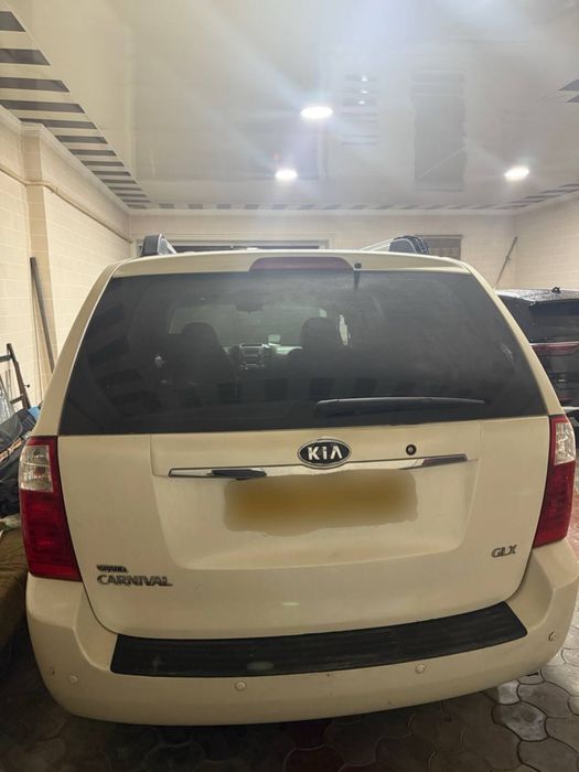 Kia Carnival 2006 va 2007 yil 2 ta bor srochno