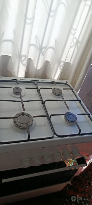 Газ плита сотилади+ вытяжкаси бн