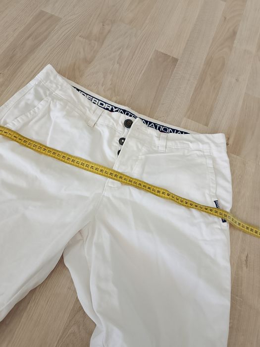 Pantaloni Superdry ca noi