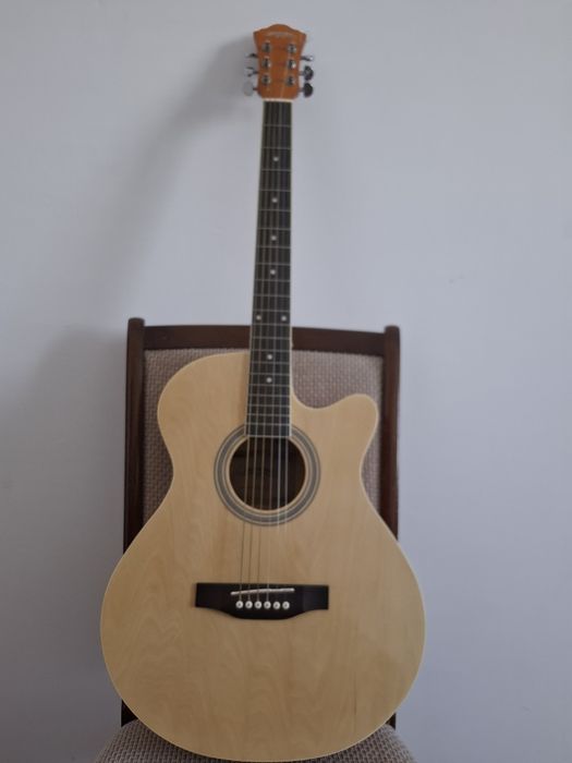 Гитара акустическая