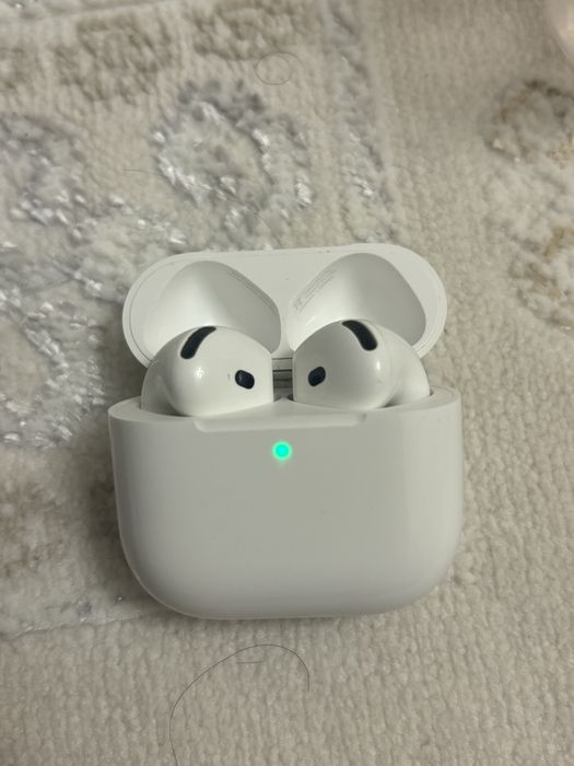 AirPods 4 серия,оригинал.
