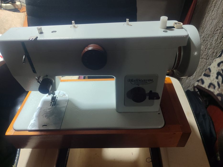 Продам швейную машинку.