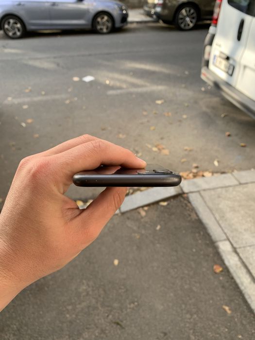 IPhone 11 Impecabil Negru Black Space Gray 64 GB 83% baterie