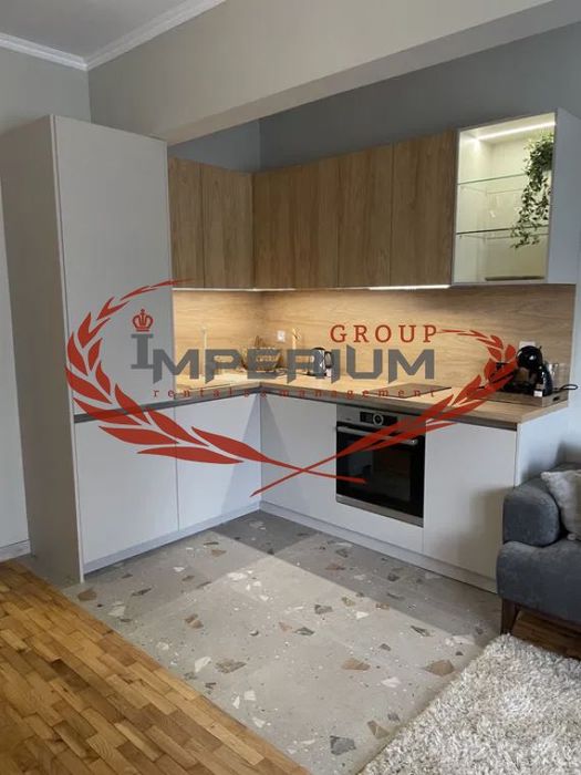 Дава се под наем Двустаен апартамент в Варна, ХЕИ - 60 кв.м за 816 € - Снимка #1