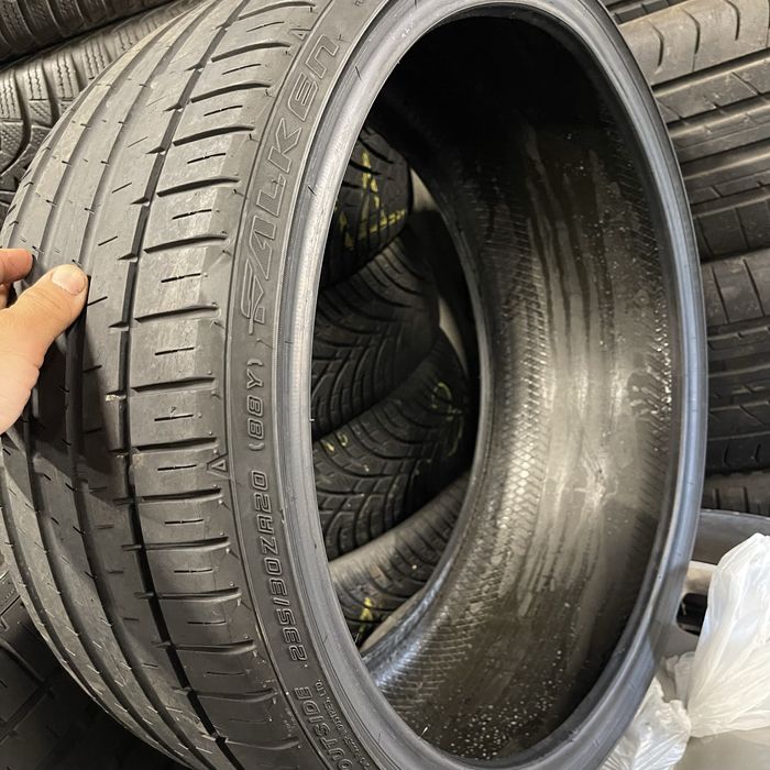 225 30 20 Falken летни гуми Дот 18