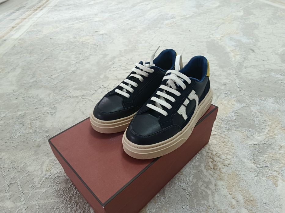 Кроссовки 38 размера