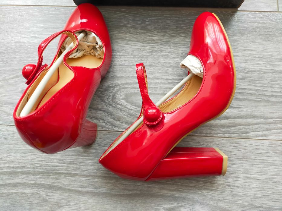 Pantofi lac Noi livrare gratuită