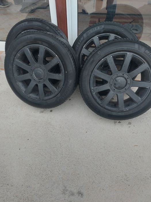 Гуми с джанти -16ц.