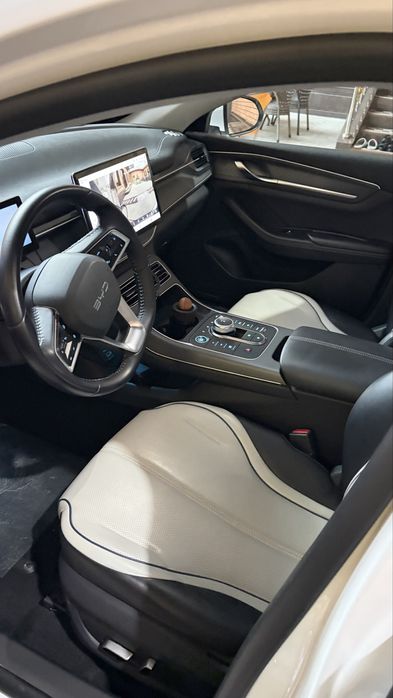 Byd chazor gibrid 2024 yil 33000 km xolati tiniq kraskasi tozza yangi