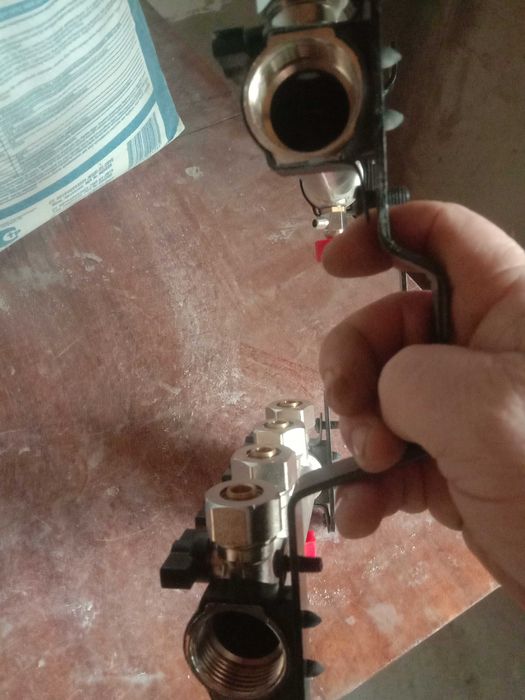 продам колектор для  теплого пола