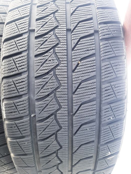 Продам шины 245/45/19  Китай.