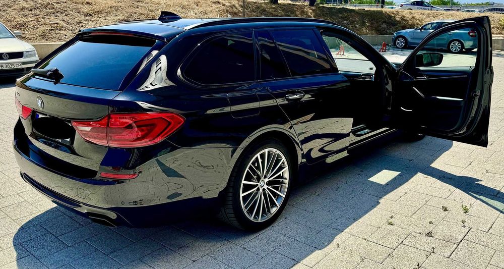 BMW 540i xDrive Touring | HUD | 360° | Масаж | Панорама