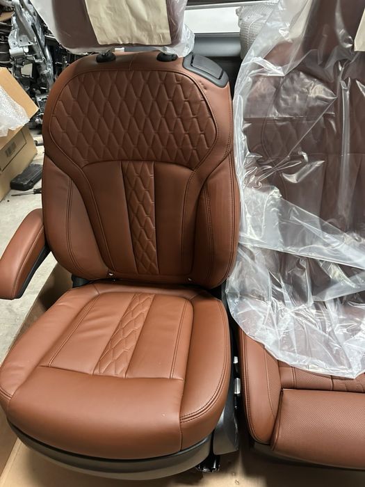 Bmw X7 G07 LCI комплект седалки 6 местен