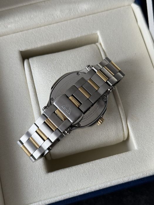 Часовник  Christophe Duchamp L'envie 10 диаманта