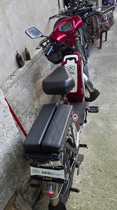 Vând bicicletă asistată electric 250W, 25km/h, KM5-S Rosu