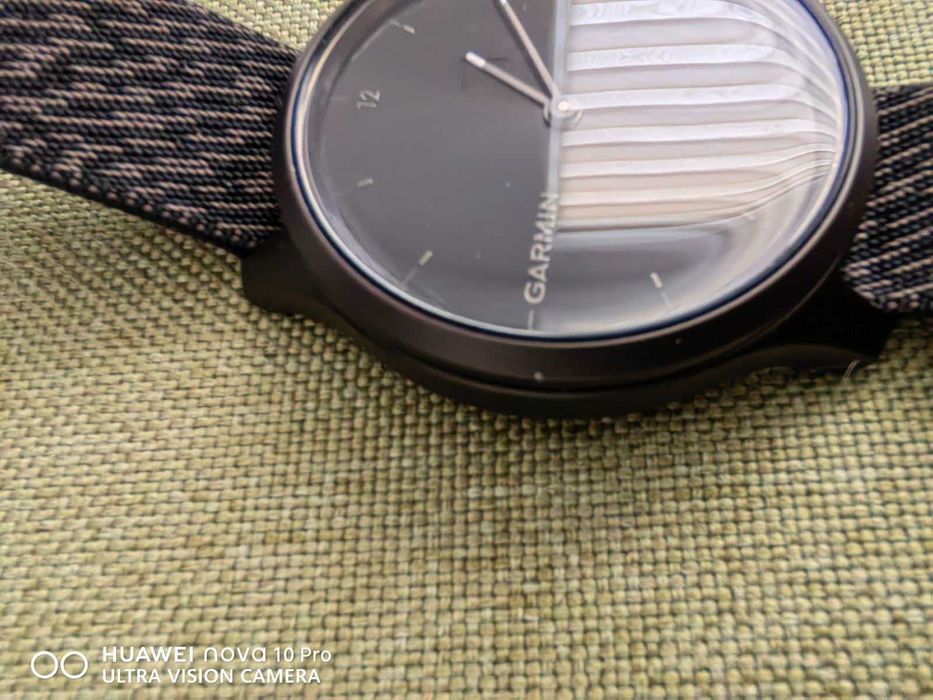 Смарт часовник Garmin Vivomove Style 42mm