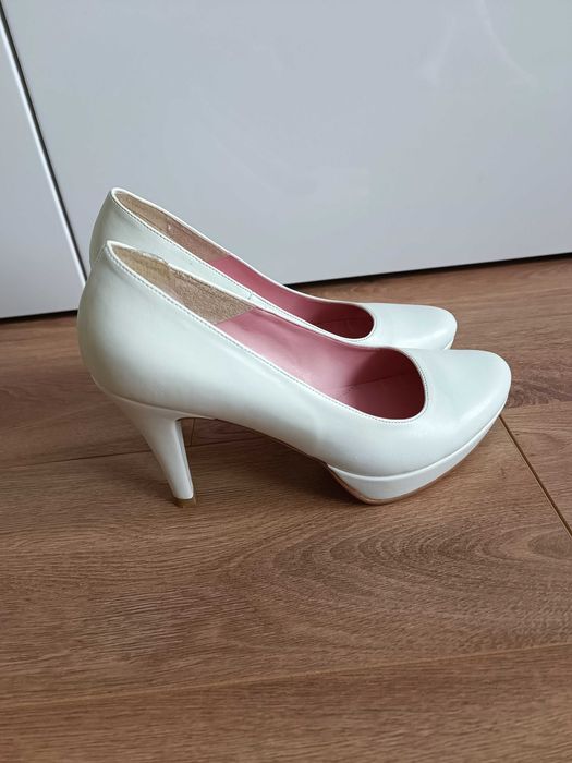 Булчинска рокля + сватбени обувки