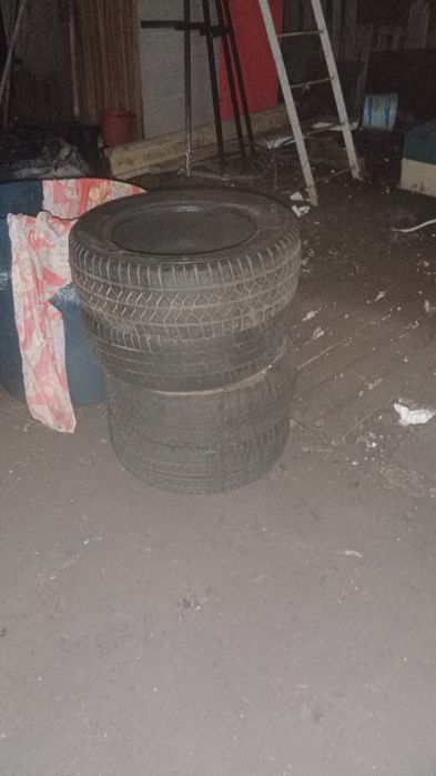 Продам шины на 16