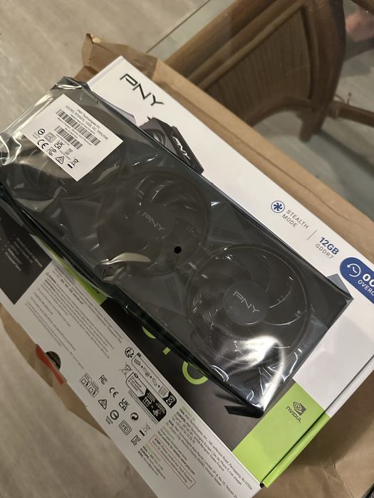 Vand placa video Nvidia GeForce RTX 5070 PNY