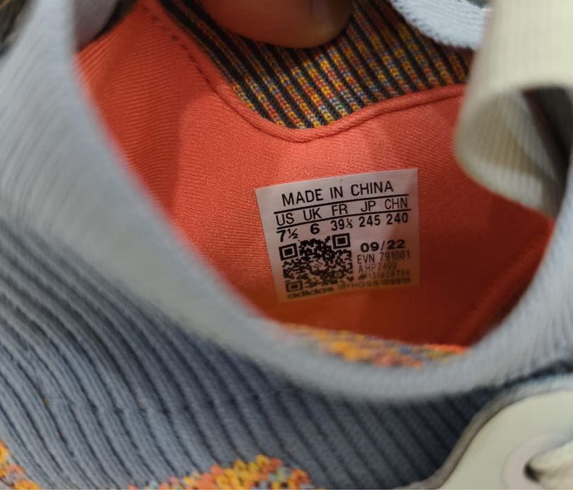 Продам кроссовки адидас (оригинал)