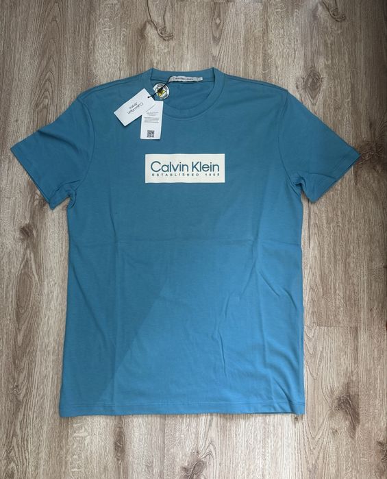 Нова тениска Calvin Klein