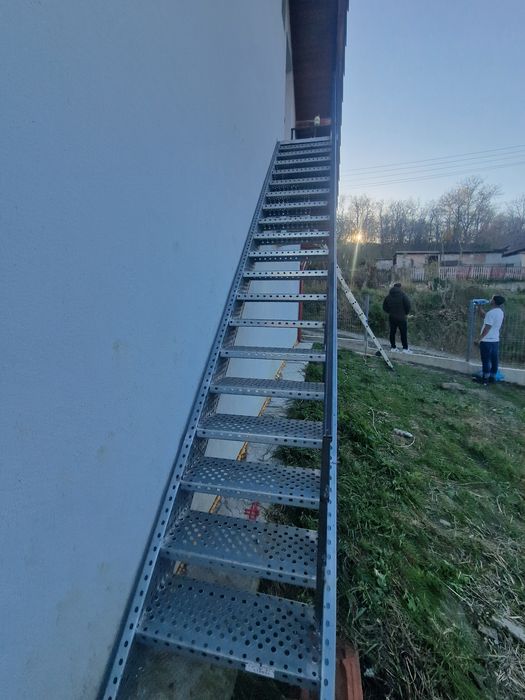 Scari metalice galvanizate