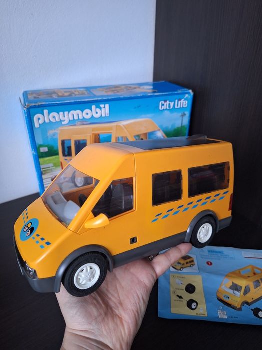 Playmobil City Life (6866) Autobuzul școlar.
