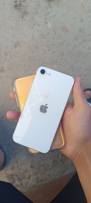 iPhone se 2020года