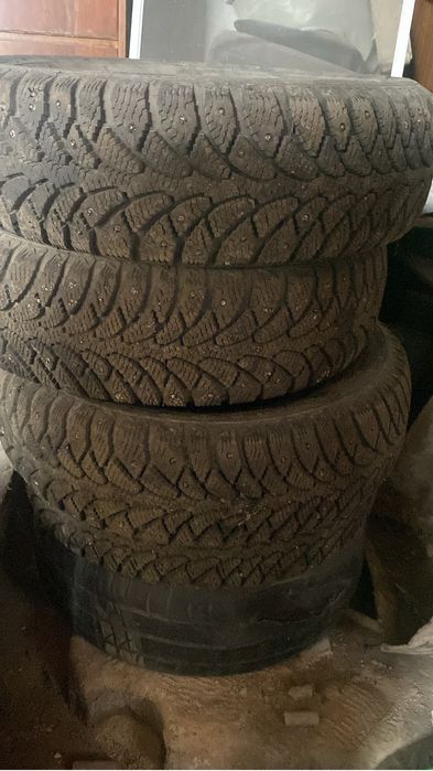 Шины зимние 14р .