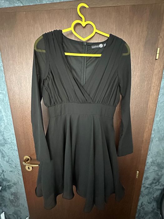 Официална черна рокля