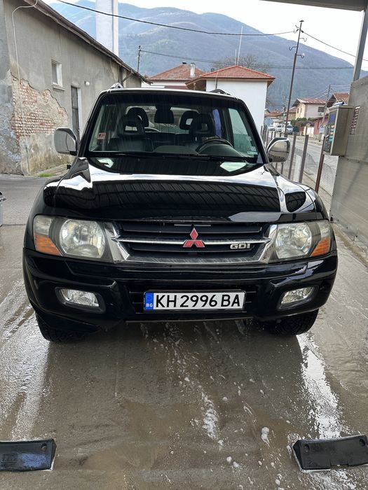 Митсубиши 3.5 бензин.