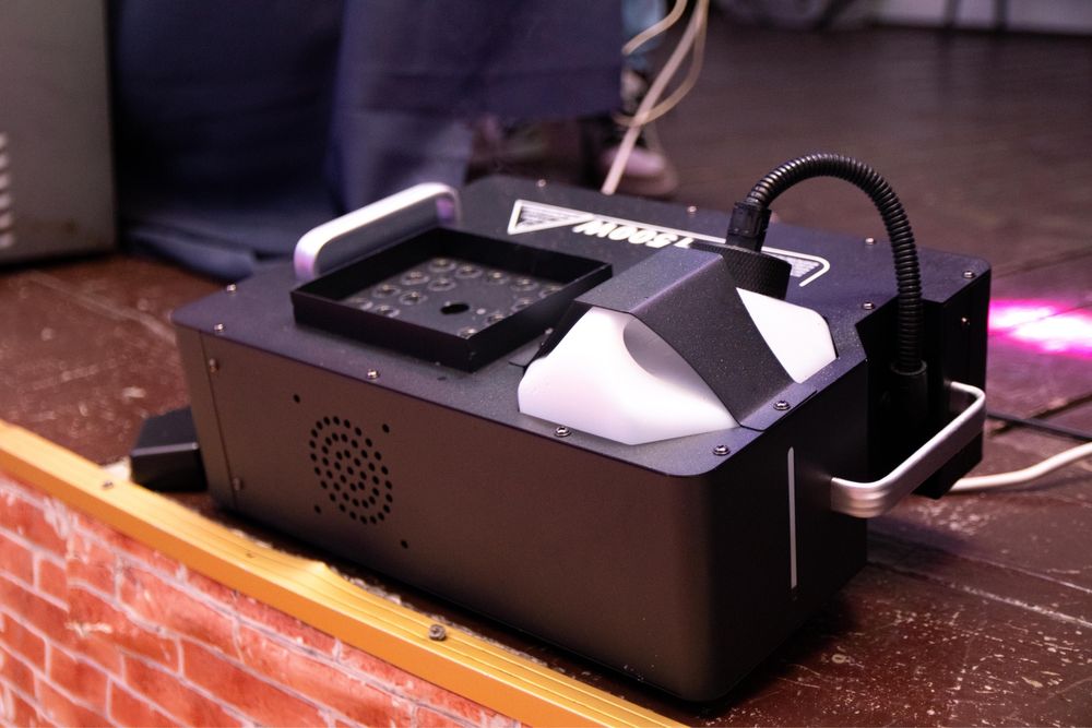 Servicii Evenimente (DJ, Bar, Foto) SAU Inchiriez Boxe & Efecte | Cluj