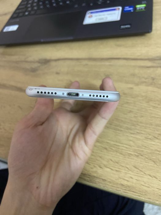 Iphone 8 ideal holatli sotiladi