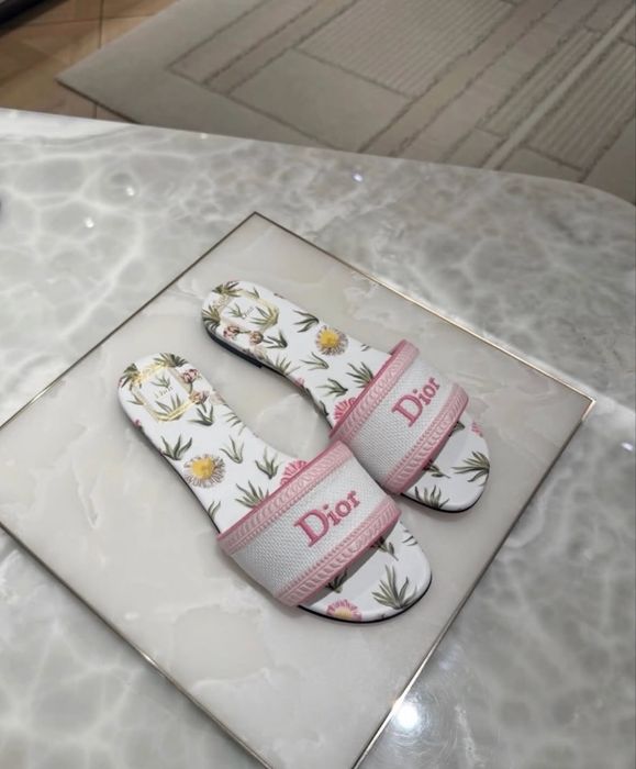 Чисто нови обувки и кецове C*ha*n*e*l, H*e*-*m*e*s