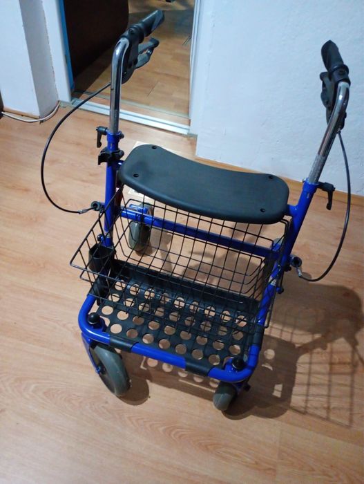 Vand carucior cadru nou