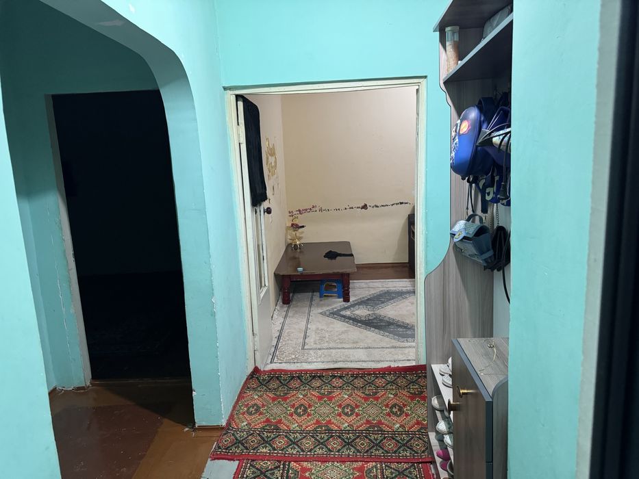 Uy sotiladi 4 xonali 5 qavatli domni 2 qavatida hamma sharoitlari bor