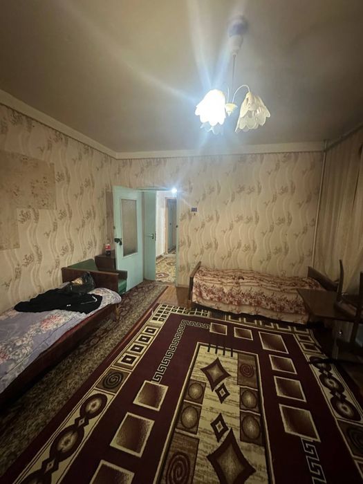 Спочно.  Чиланзар 11.  2 х комнатная 60 м2.  Все РАЗДЕЛЬНО