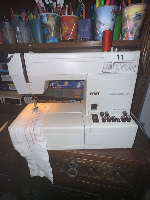 Masina  de cusut PFAFF 907