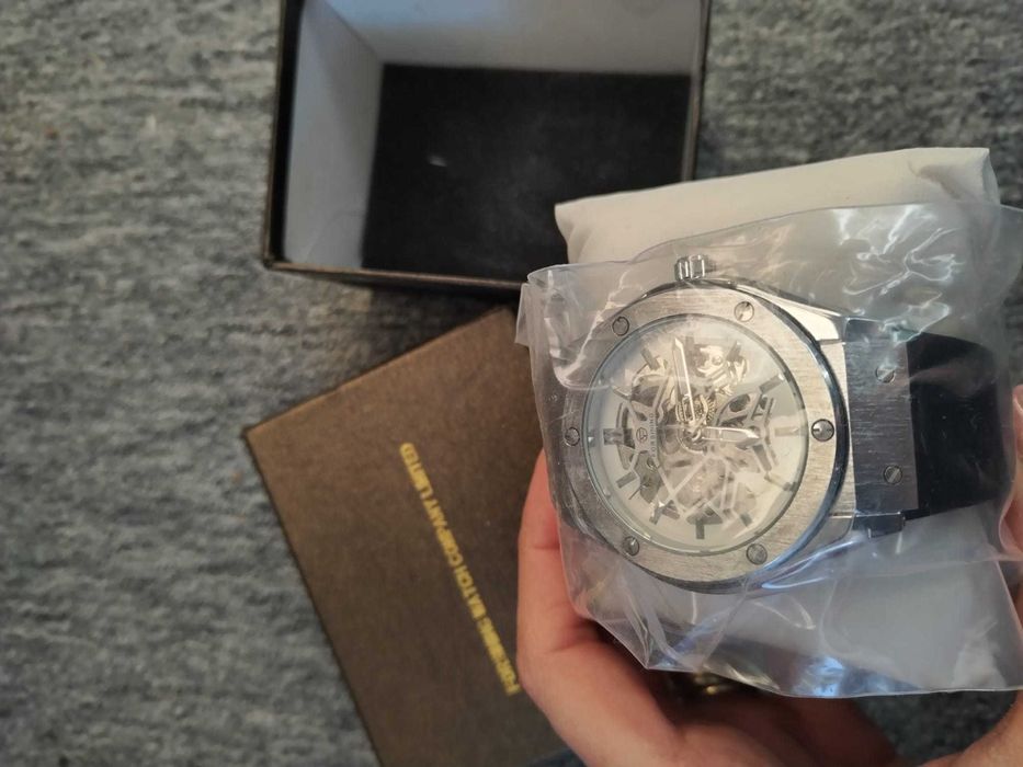 Ceas mecanic skeleton Forsining – design premium mecanism vizibil nou