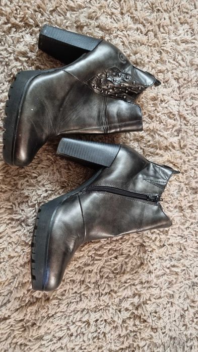 Ghete Bugatti marime 40