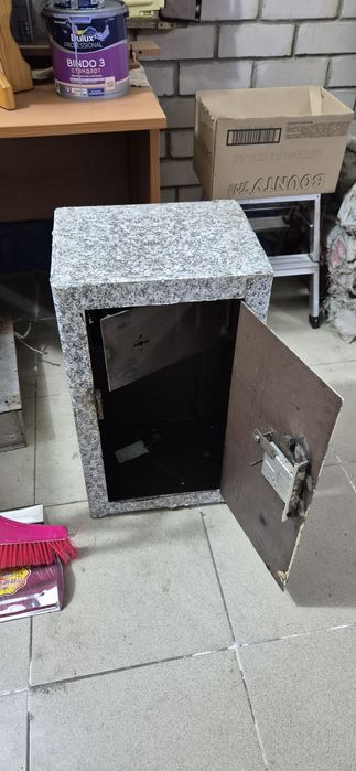 Продам  стол, угловой диван, стол кухонный