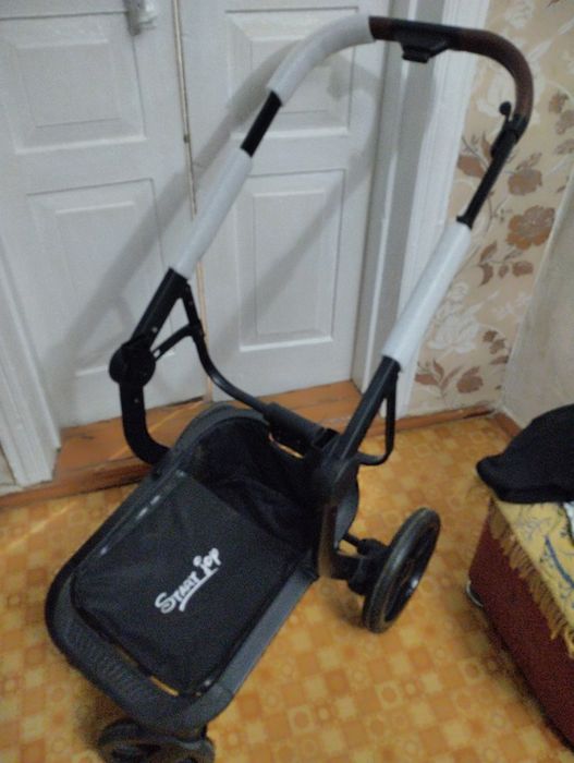 Коляска новая 3 в одном