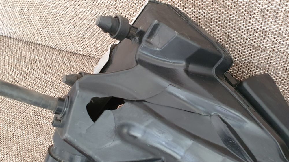 Carcasa filtru aer debitmetru Audi q5 a4 a5 a6 2000d