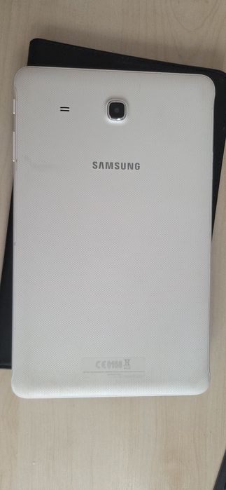 Samsung Galaxy Tab E 9.6 (SM-T560) 8GB + калъф