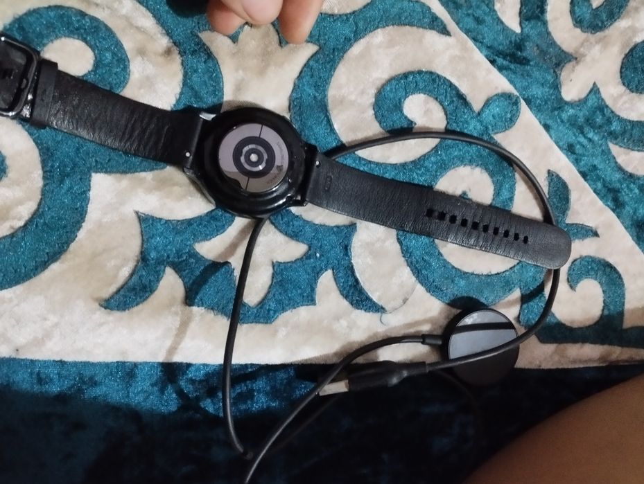 Продам часы Galaxy Watch Active2