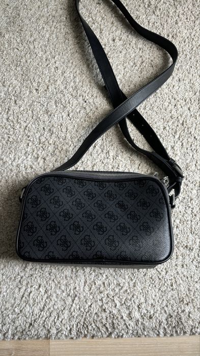 Мъжка чанта guess