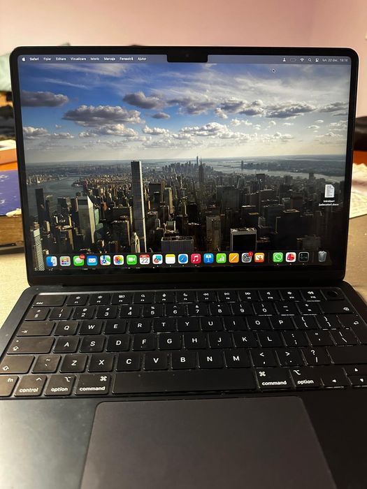 Macbook Air 13.6-inch M2 chip